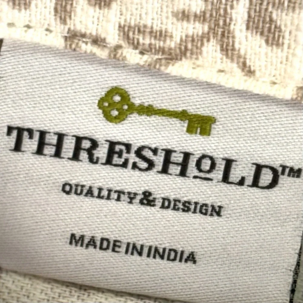 Threshold Target 52x80 Cotton Tablecloth Beige Cream Medallion Tassel Fringe Tan